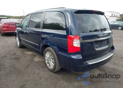 2015 Chrysler Town & Country Touring-L z USA, uszkodzony, nr VIN 2C4RC1CG8FR727656